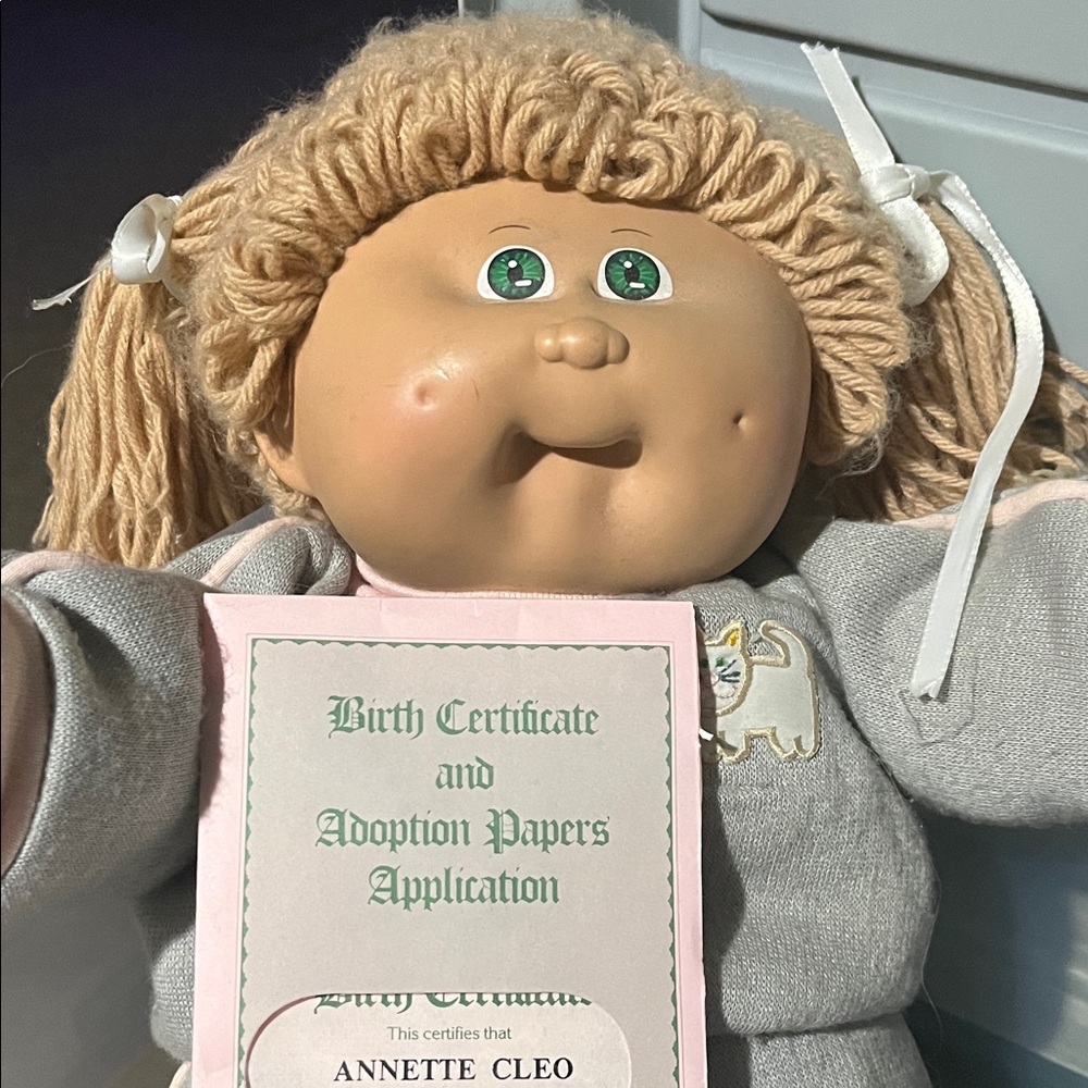 2 Cabbage Patch Kids Dolls with 5 extra sets of clothing - Picture 2 of 16